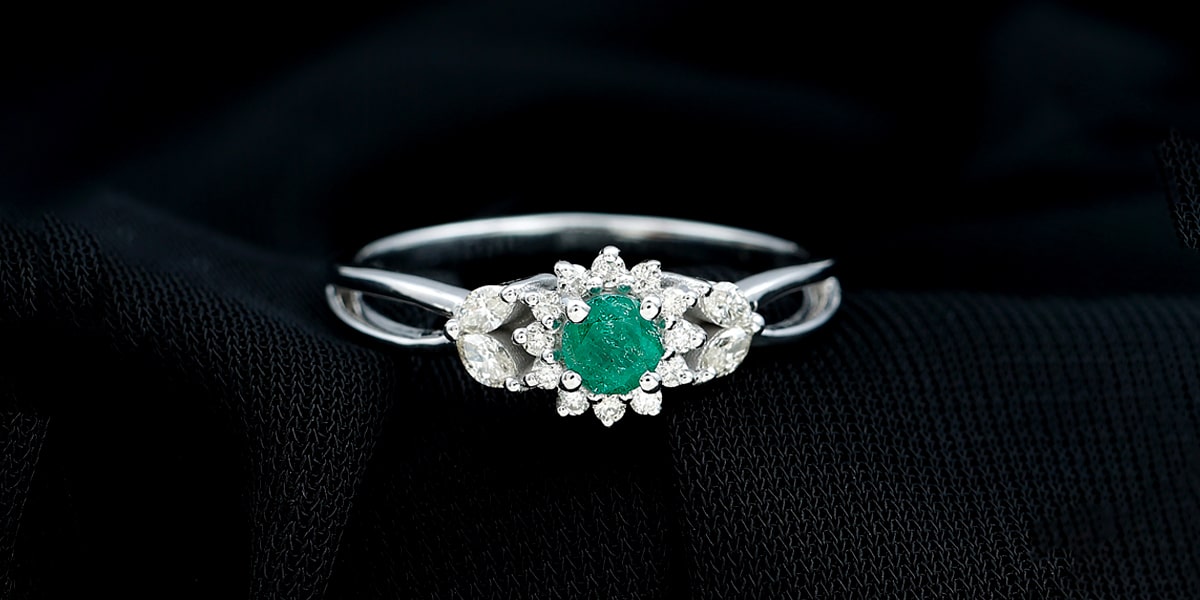 Timeless Elegance Rosec Jewels' Sophisticated Emerald Rings