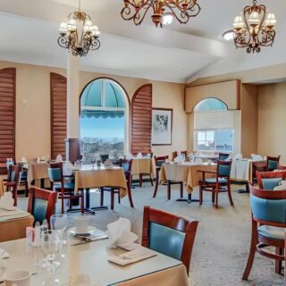 How to Choose the Ideal Restaurant Furniture for Style and Function