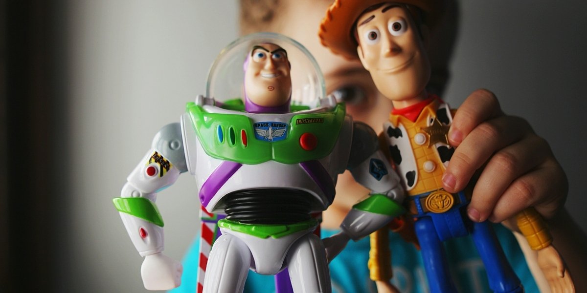 Technology Threatens Woody and Buzz in New Toy Story 5 Teaser