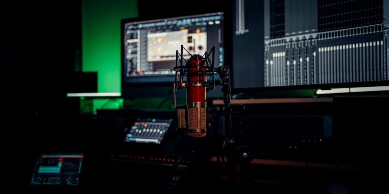 Rihanna’s R9 Studio Sessions Ignite Fan Excitement