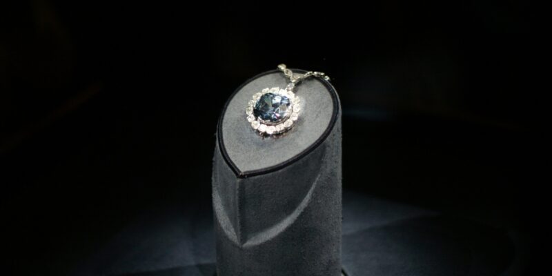 Caring for Tennis Necklaces: Diamond Preservation, Maintenance, and Long-Term Brilliance