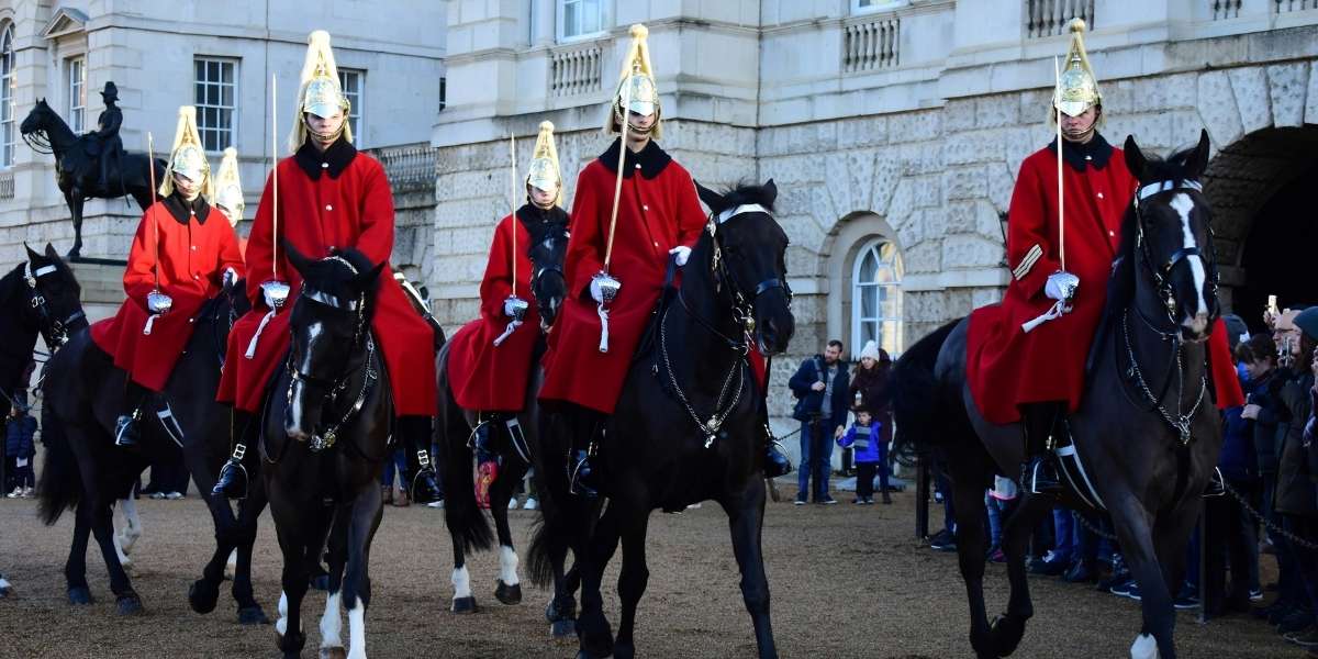 Prince Harry Palace Stay Row Puts Royal Drama Back in Focus